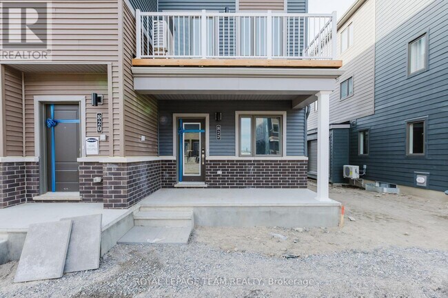 Building Photo - 822 Parnian Private