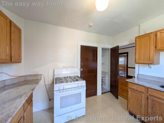 Building Photo - 157 Summer St