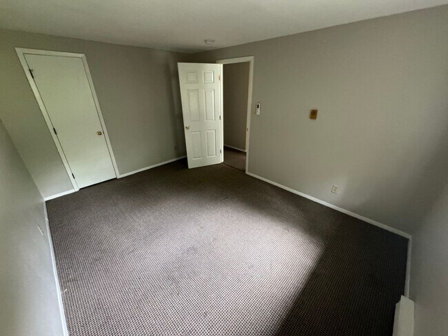Foto del edificio - 4505 NE Scenic Dr