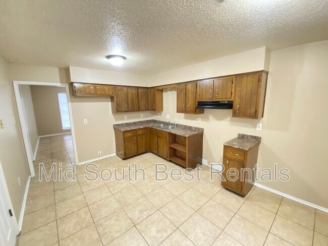 Building Photo - 3911 Aqua Cove