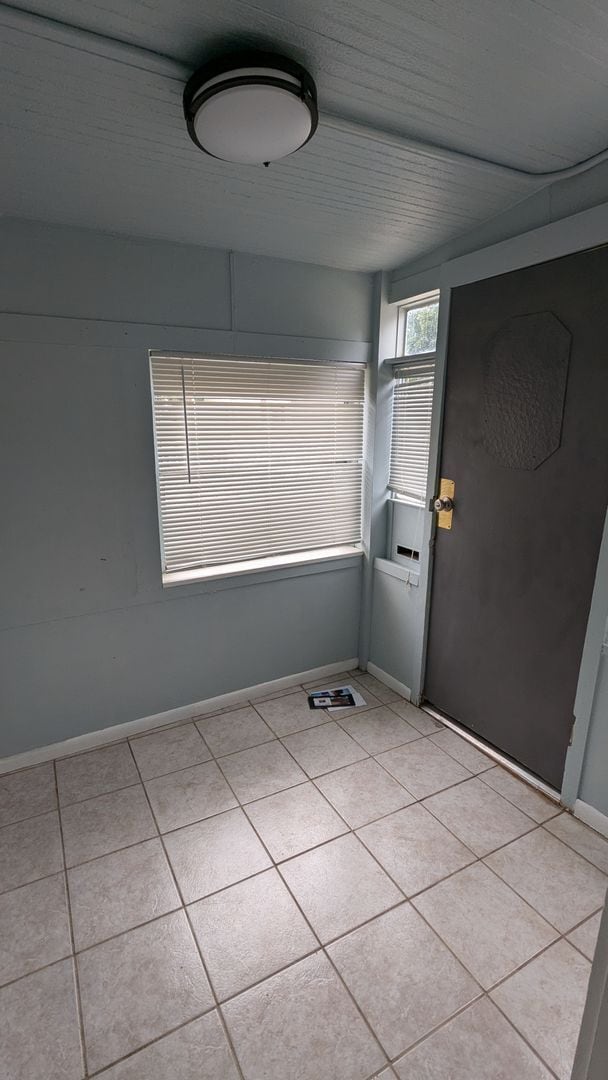 Photo - 2-bedroom home close to shopping and transit