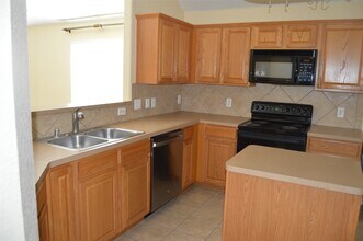 Building Photo - 18011 Rose Hill Park Ln