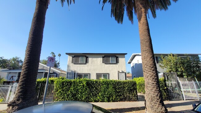 Front - 1701 W 38th Plz