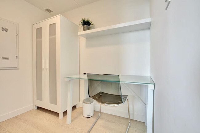 Building Photo - 87 Nelson St.