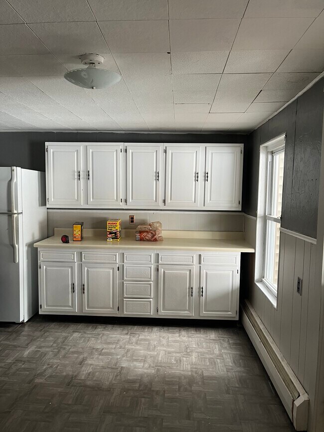 Kitchen - 25 Rockland St