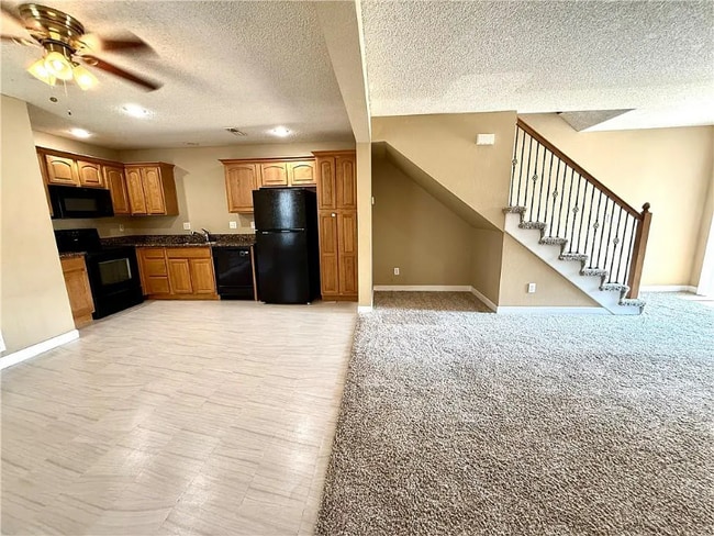 Building Photo - 816 SW Peach Tree Ln