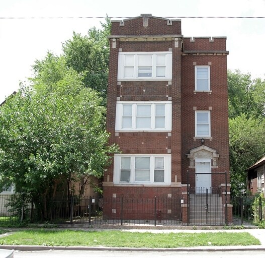 Building Photo - 7040 S Emerald Ave