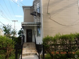 Building Photo - 402 Union Ave