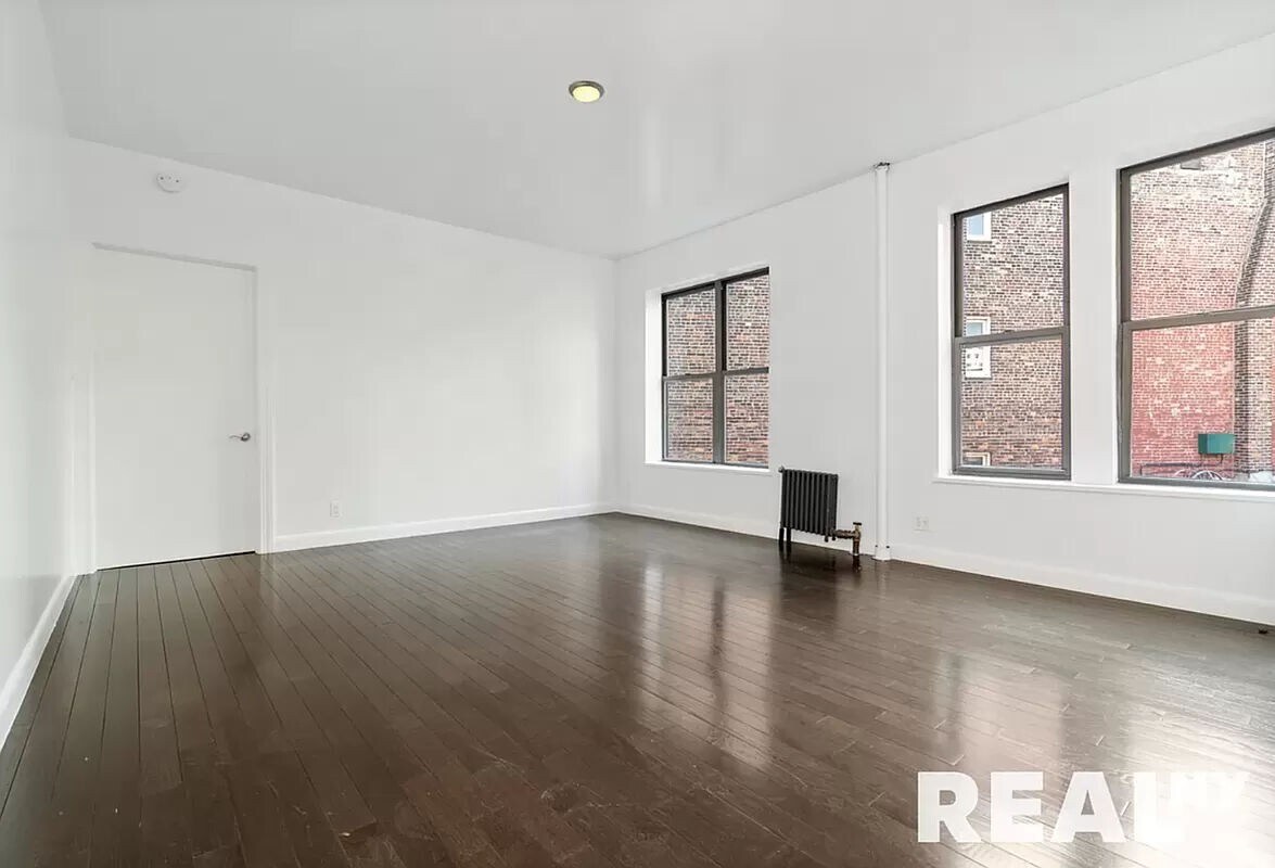 164 Waverly Place Apartment for Rent in New York, NY
