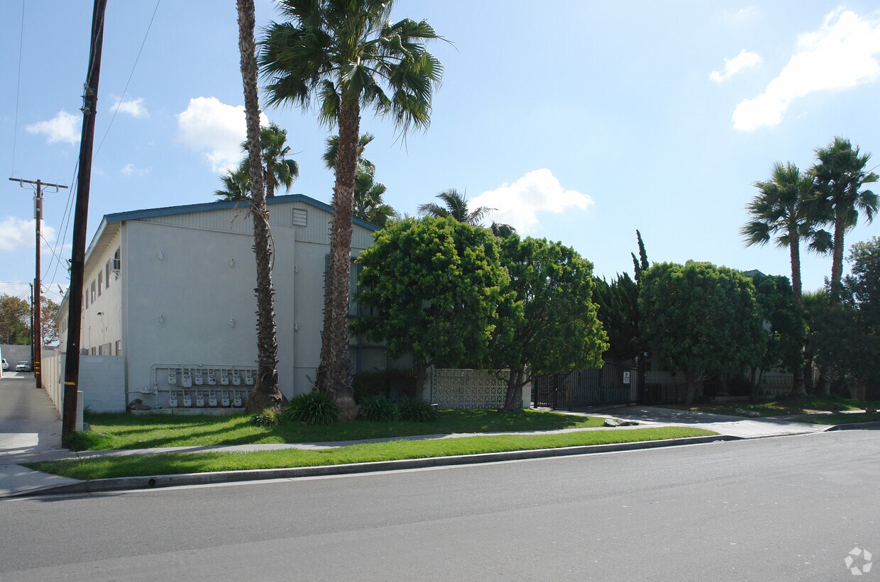 Building Photo - 13832 La Pat Pl