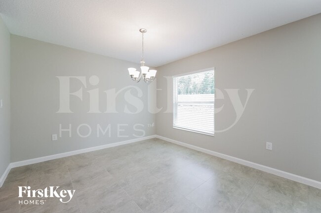 Foto del edificio - 513 Earhart Dr