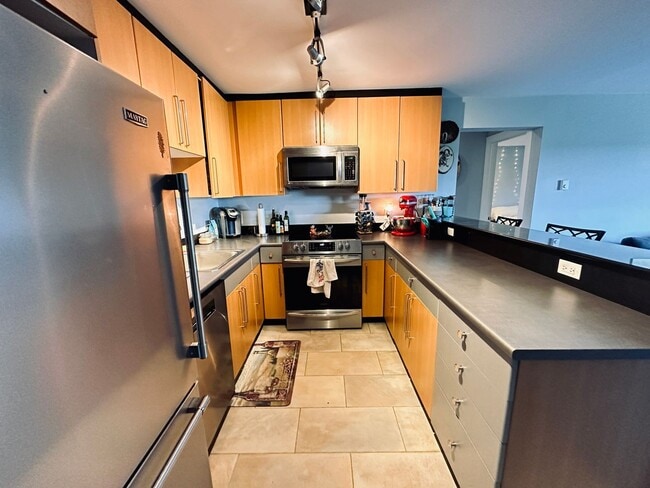 Photo - 121 N 46th St Apartment