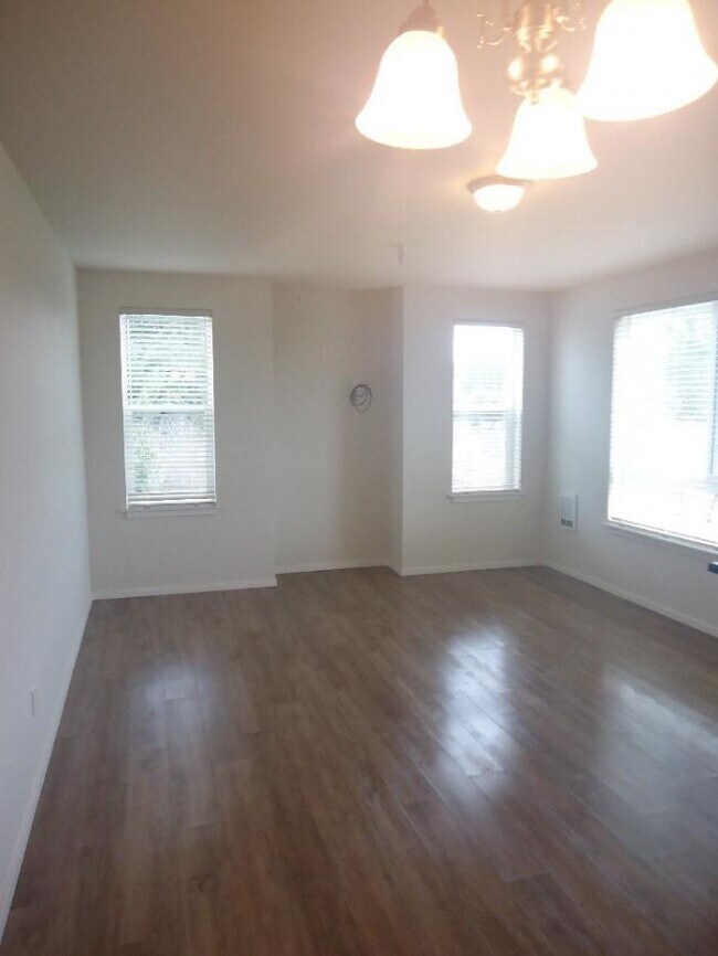 3 bedroom in Everett WA 98208 Condo for Rent in Everett, WA