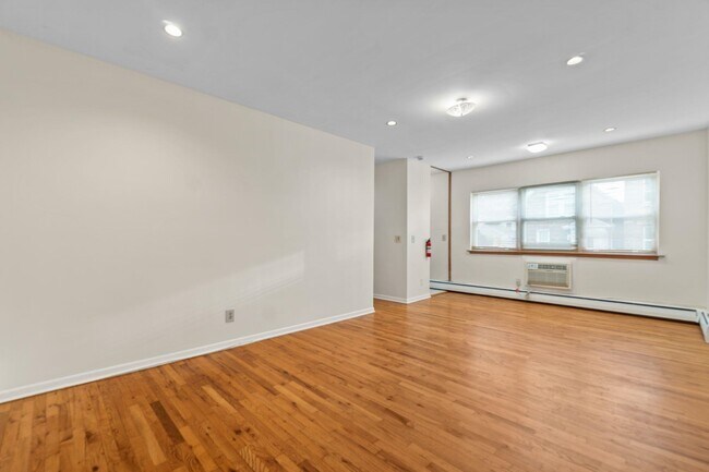 Foto del edificio - 239 Crescent Ln