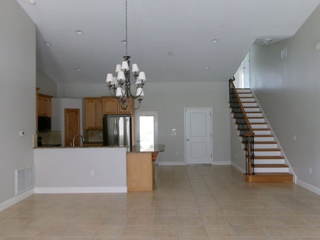 Building Photo - 3/3 2 Story w/ Large Loft