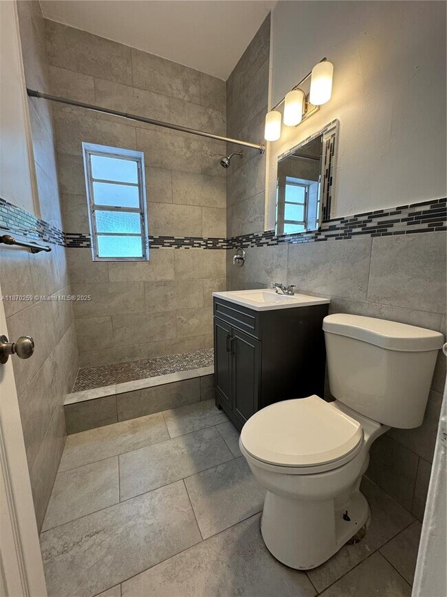 Foto del edificio - 568 E 49th St