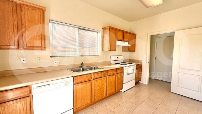 Foto del edificio - 2499 S Marble St