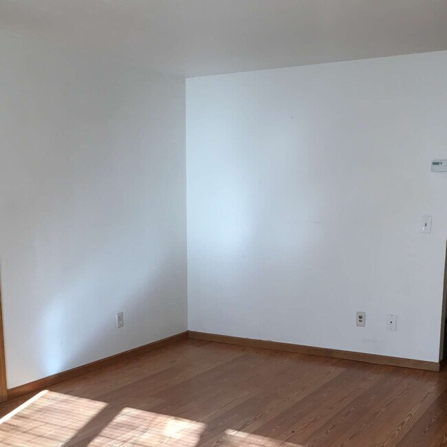 Building Photo - 12833 Briar Ct