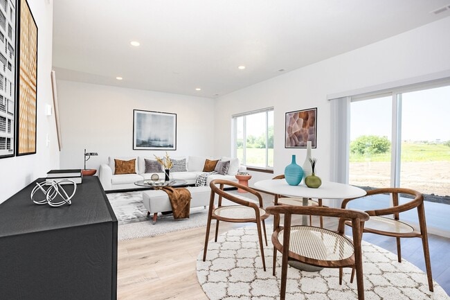 Building Photo - Willows Edge