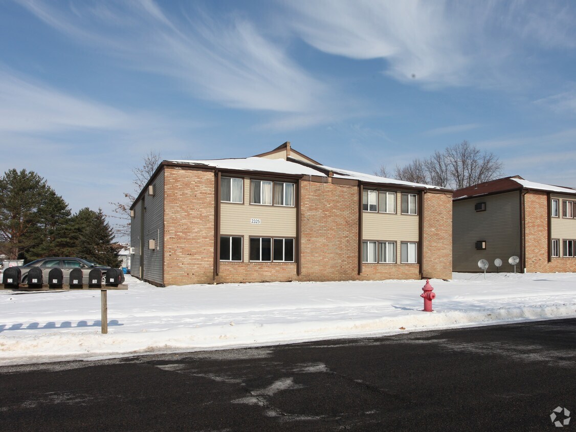 2325 Ansley St, Alliance, OH 44601 Apartments in Alliance, OH