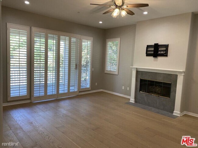 Building Photo - 3 br, 3.5 bath House - 732 Palisades Dr