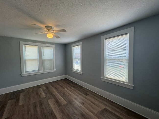 Building Photo - 3130 W 33rd St