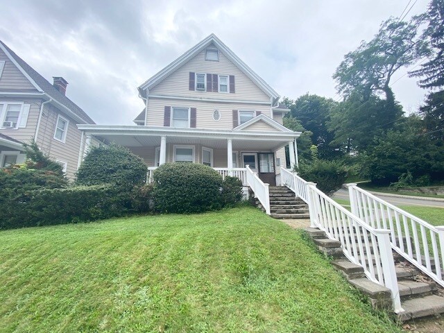 Primary Photo - 134 Washington St