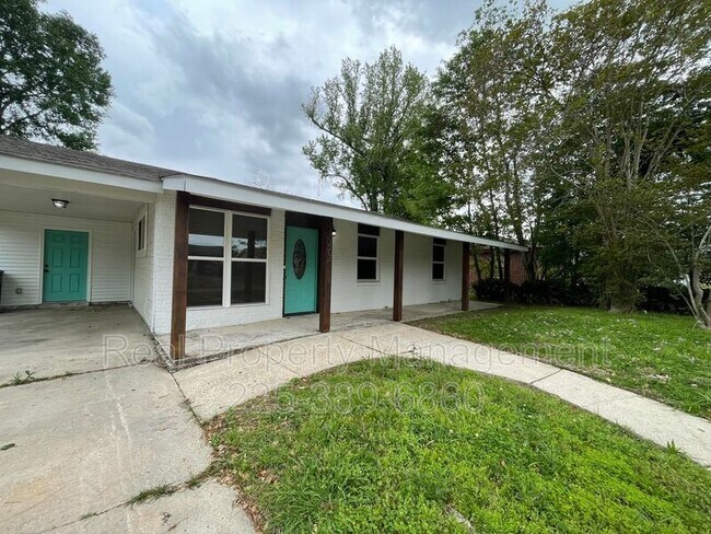 Building Photo - 1340 Bellonia Dr