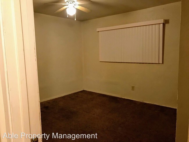 Building Photo - 2613 Flower St
