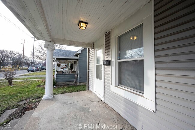 Building Photo - 1016 S Belmont Ave