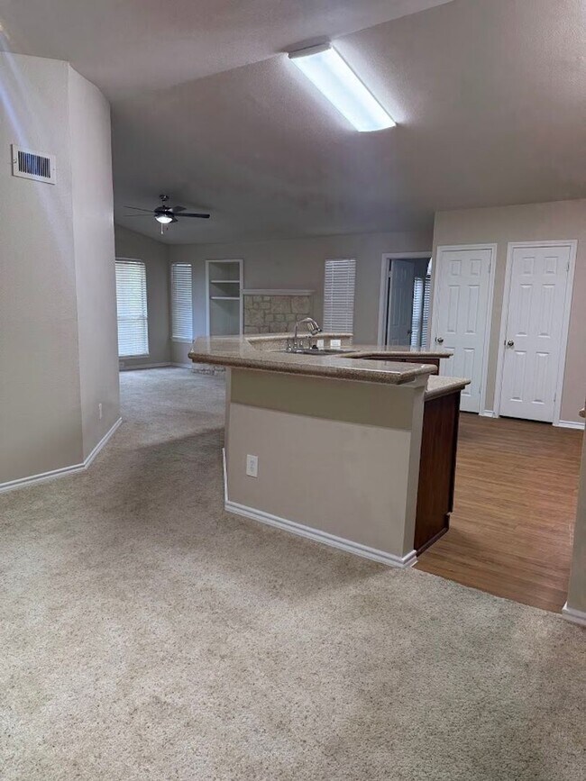 Foto del edificio - Pointe 360 @ 2222 - Beautifiul 2 Bedroom - Granite Counters - Garage