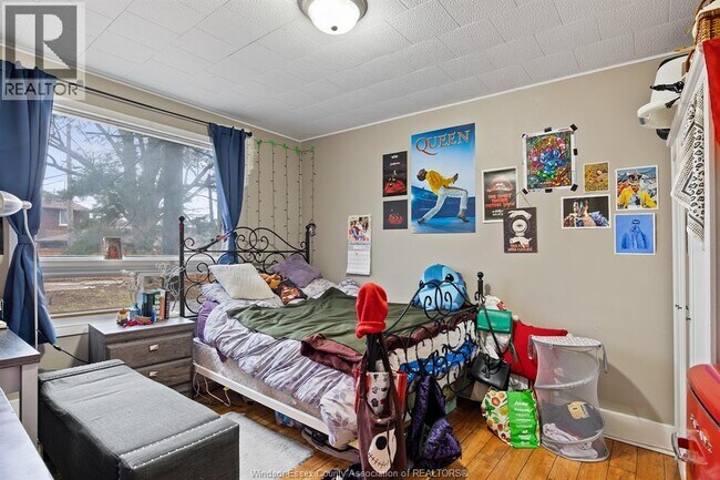 Building Photo - 554 Askin Ave