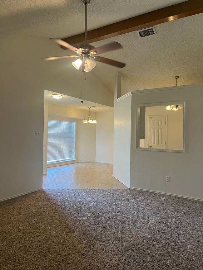 Foto del edificio - Adorable town-home