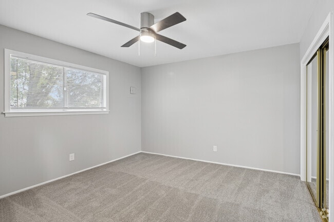 2BR, 1BA - 850SF - Primary Bedroom - Oakwood Apartments