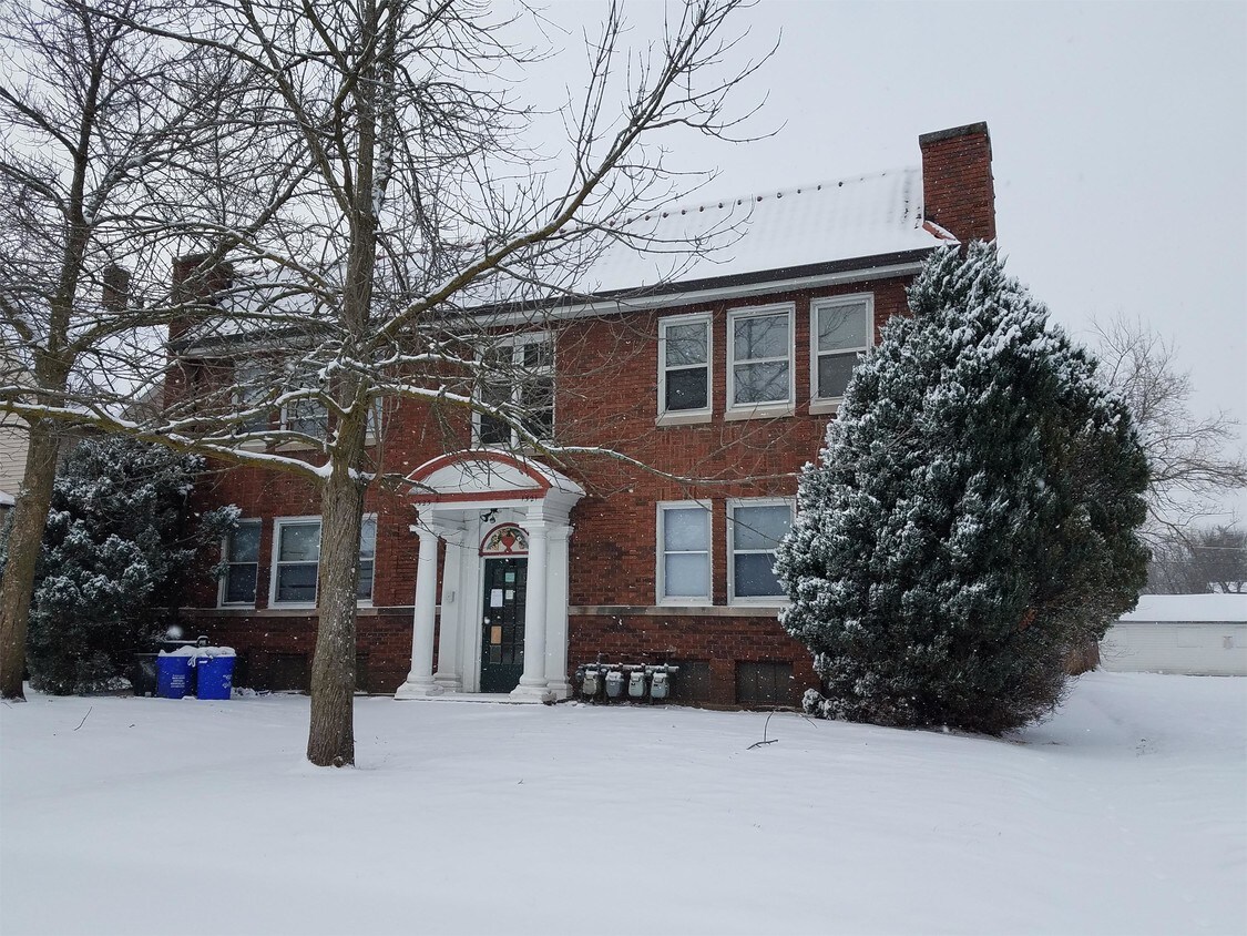 Primary Photo - 1321 Parmele St