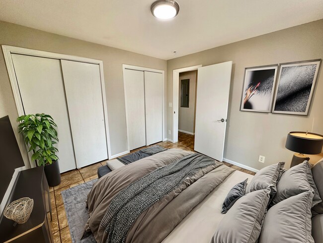Building Photo - $500 Off Your 1st Month!!