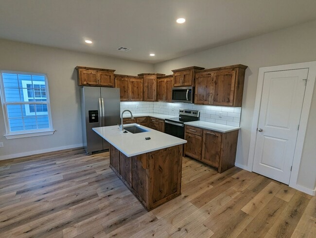 Foto del edificio - 137 S Bluff Ave