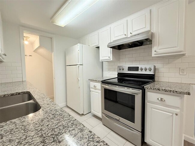Foto del edificio - 2124 Burton Dr