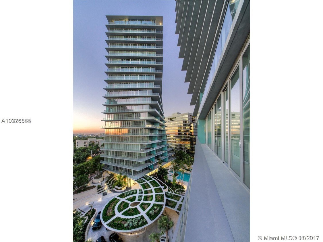 Primary Photo - 2675 S Bayshore Dr