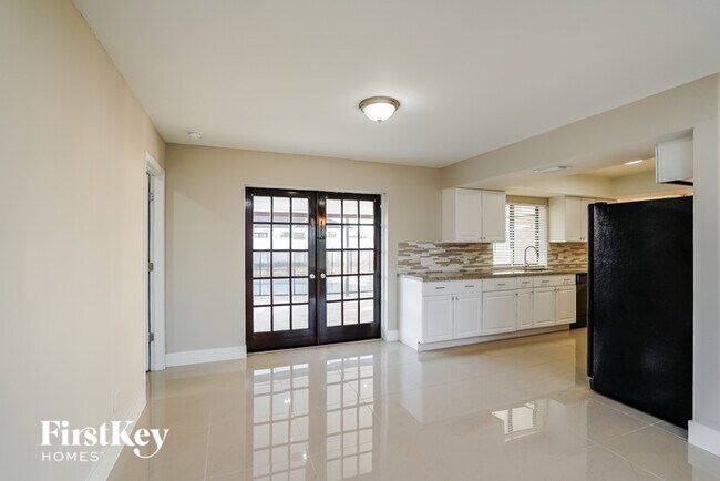 Foto del edificio - 708 NE 7th Terrace