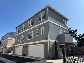 Building Photo - 240 W Pearl Ave