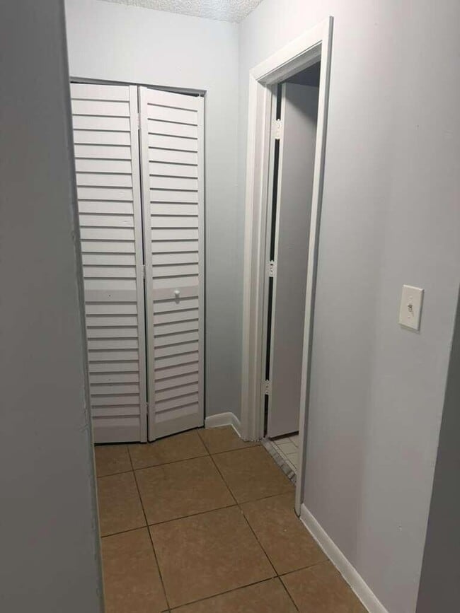 Foto del edificio - 4839 Arjaro Dr