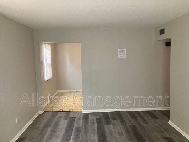 Building Photo - 21200 Crystal Ave