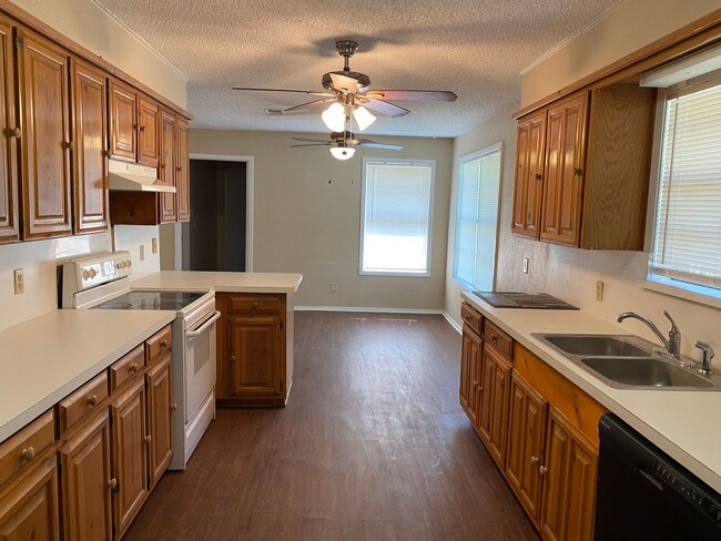 Foto del edificio - 5/2.5/2 coming soon!