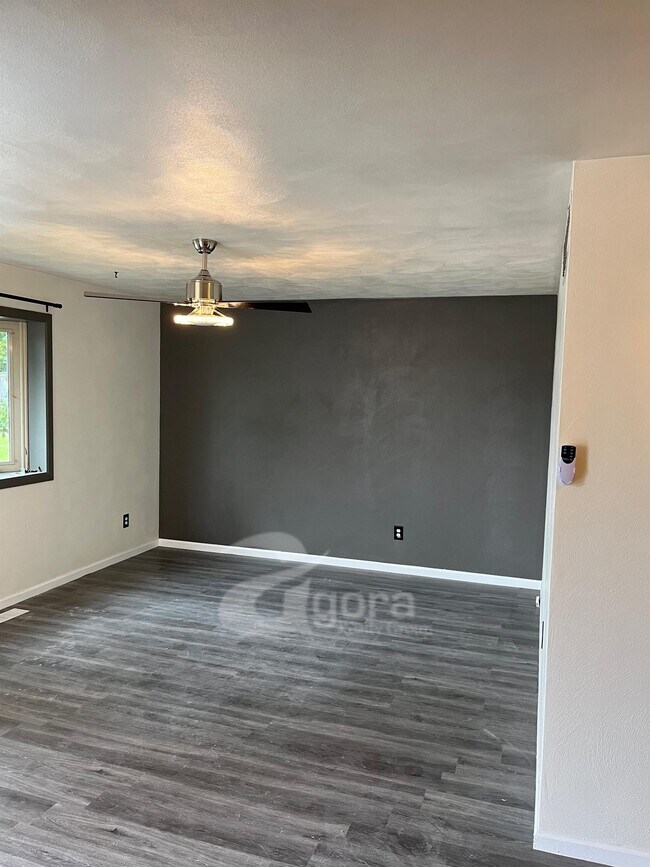 Building Photo - 1318 Parkway Ct