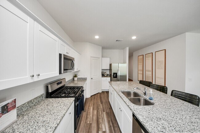 Building Photo - 1802 Corsica Crk Ln