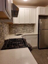 Building Photo - 28 Vineyard Ave
