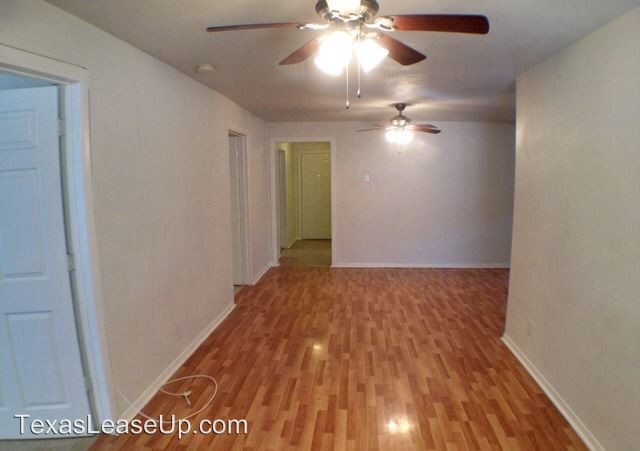 Building Photo - 4 br, 1 bath House - 124 E. Hafer