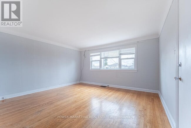 Building Photo - 679 Roosevelt Ave