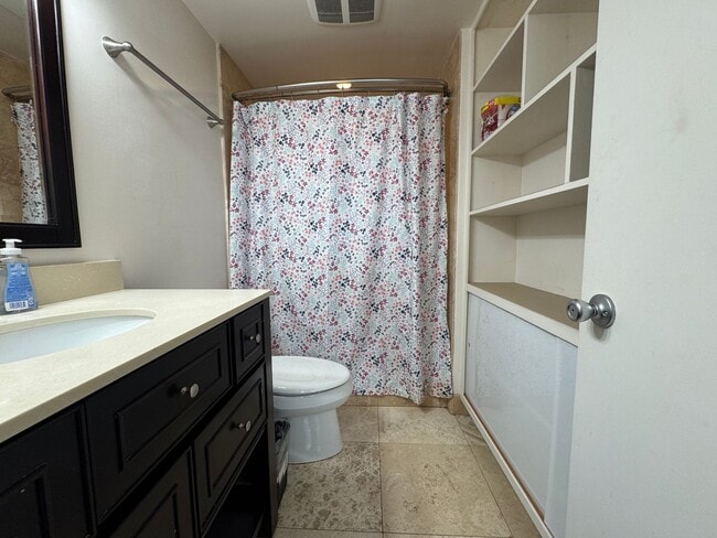 Foto del edificio - Fully Furnished 1 Bedroom/1 Bath Apartment at Kaualana Manor